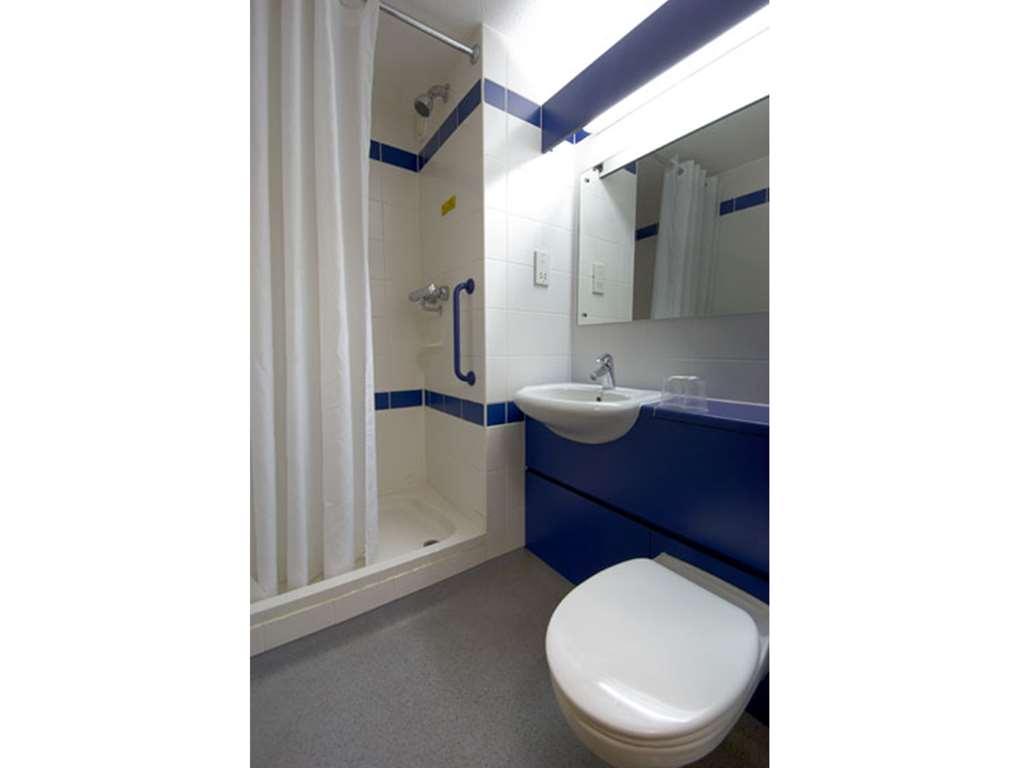 Travelodge Milton Keynes Old Stratford Pokoj fotografie