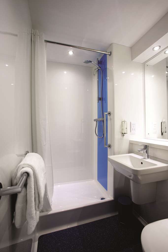 Travelodge Milton Keynes Old Stratford Pokoj fotografie