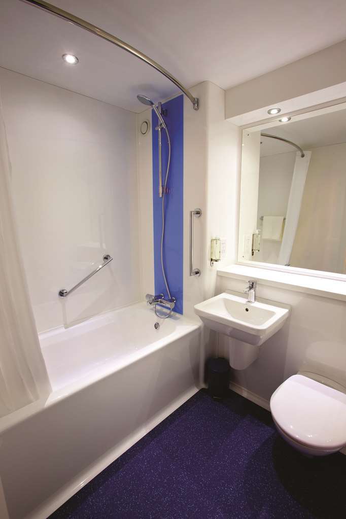 Travelodge Milton Keynes Old Stratford Pokoj fotografie